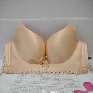 NWOT Women's push up bra 40C
